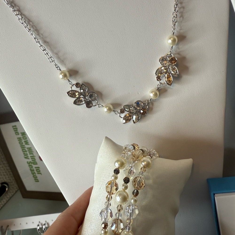 Touchstone Crystal Pearl Set - Picture 4 of 4